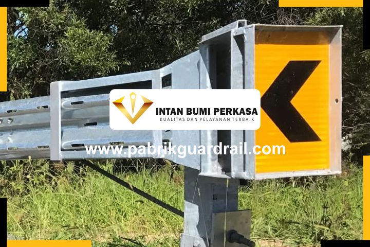 Pabrik Pembatas Jalan Guardrail Murah Galvanis Satu Set Kota Magelang